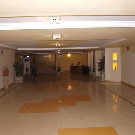 Hotel Maan Residency Ahmadábád Kültér fotó